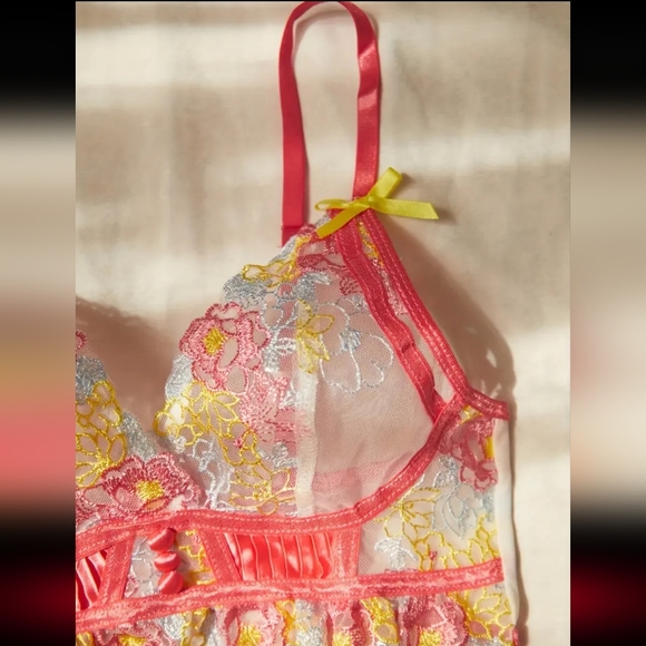 2 For $40 NEW! New! Floral Lace Lingerie Set in Pink and Yellow Size XL - Picture 4 of 5